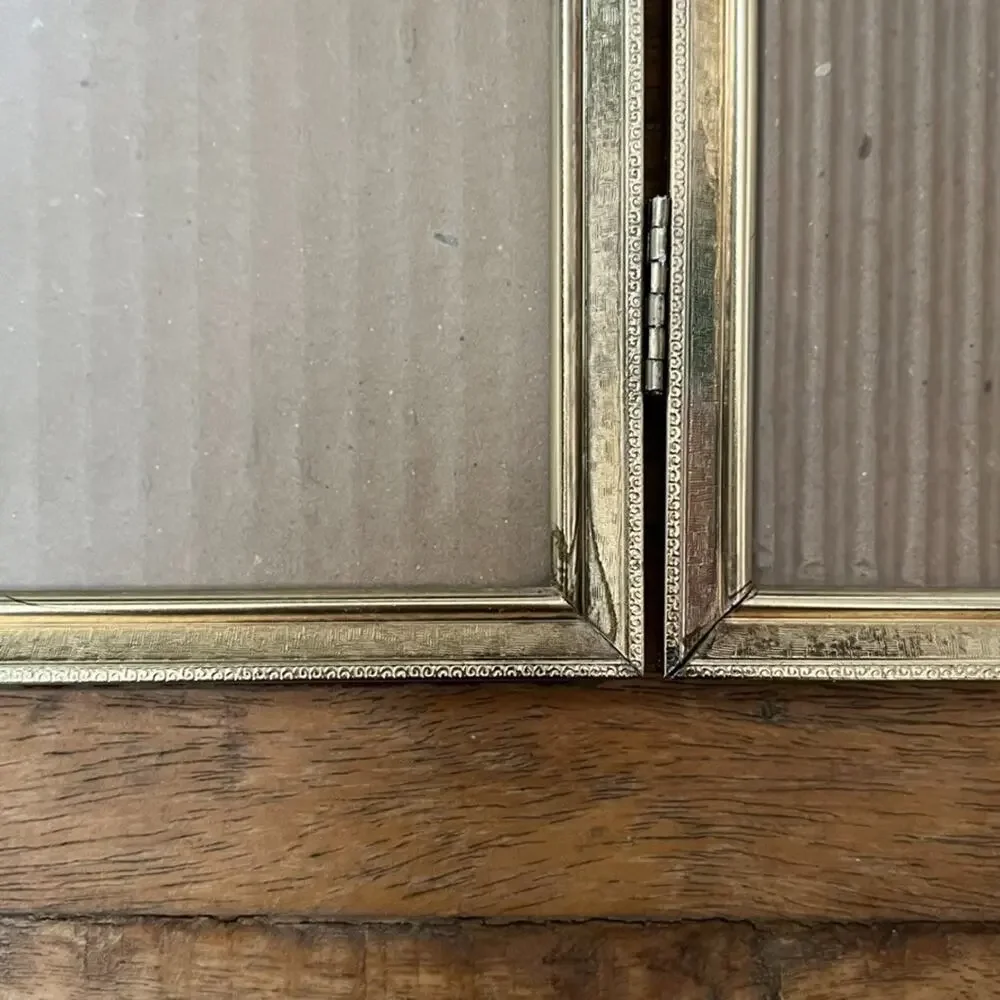 Vintage Hinged Double Picture Frame 7.25
